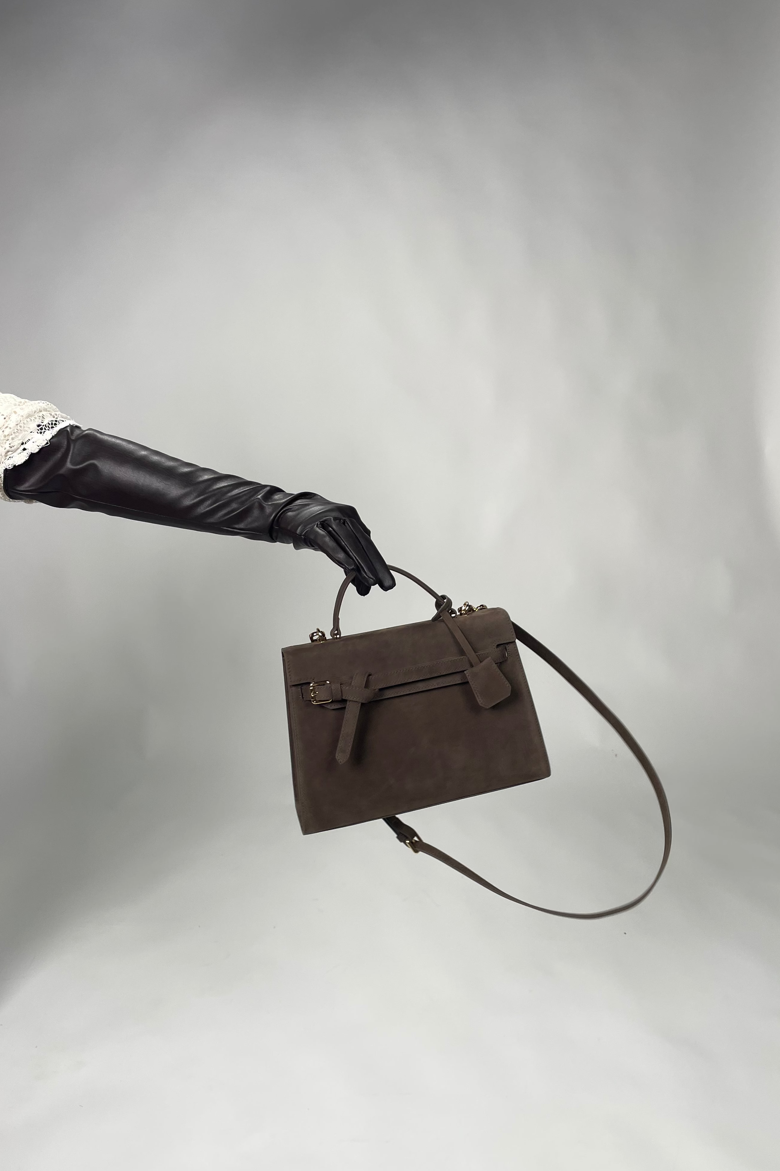 Limitierte Edition: Lara in Bitter Chocolate Suede