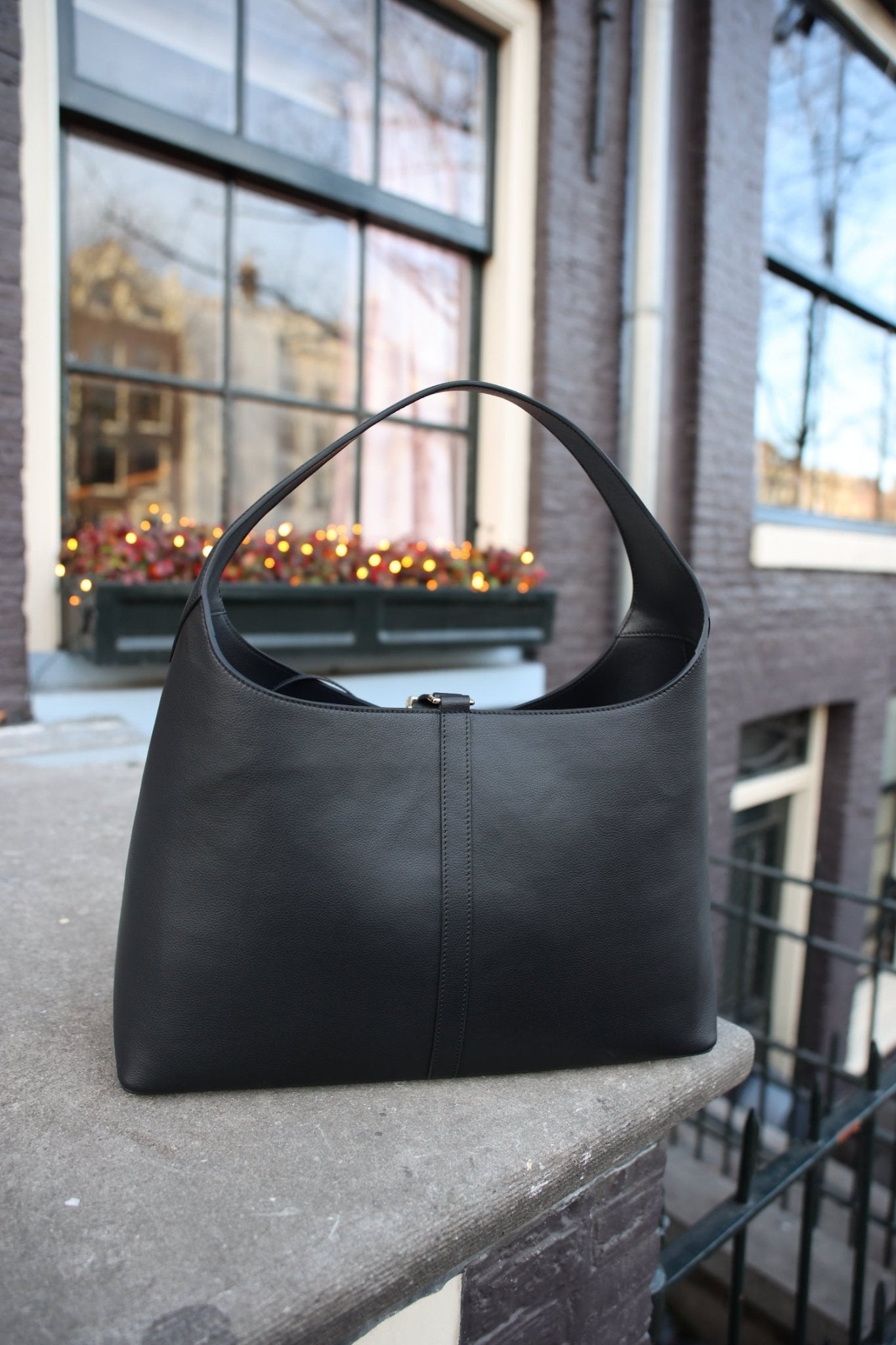 Limited Edition: Natasha Shoulder Tote in Polished Black - Seyclair