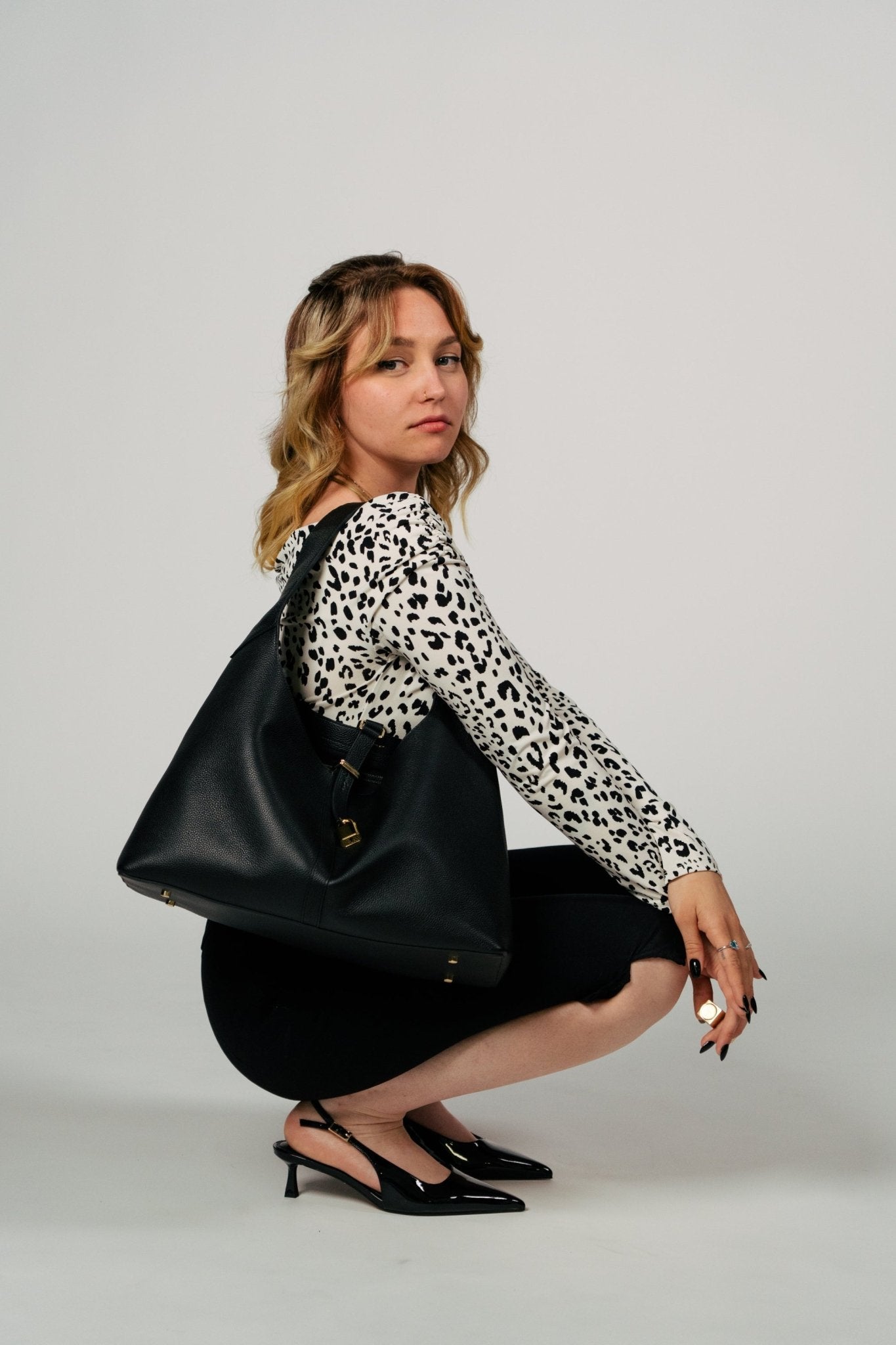 Natasha Shoulder Tote Bag in Black - Seyclair
