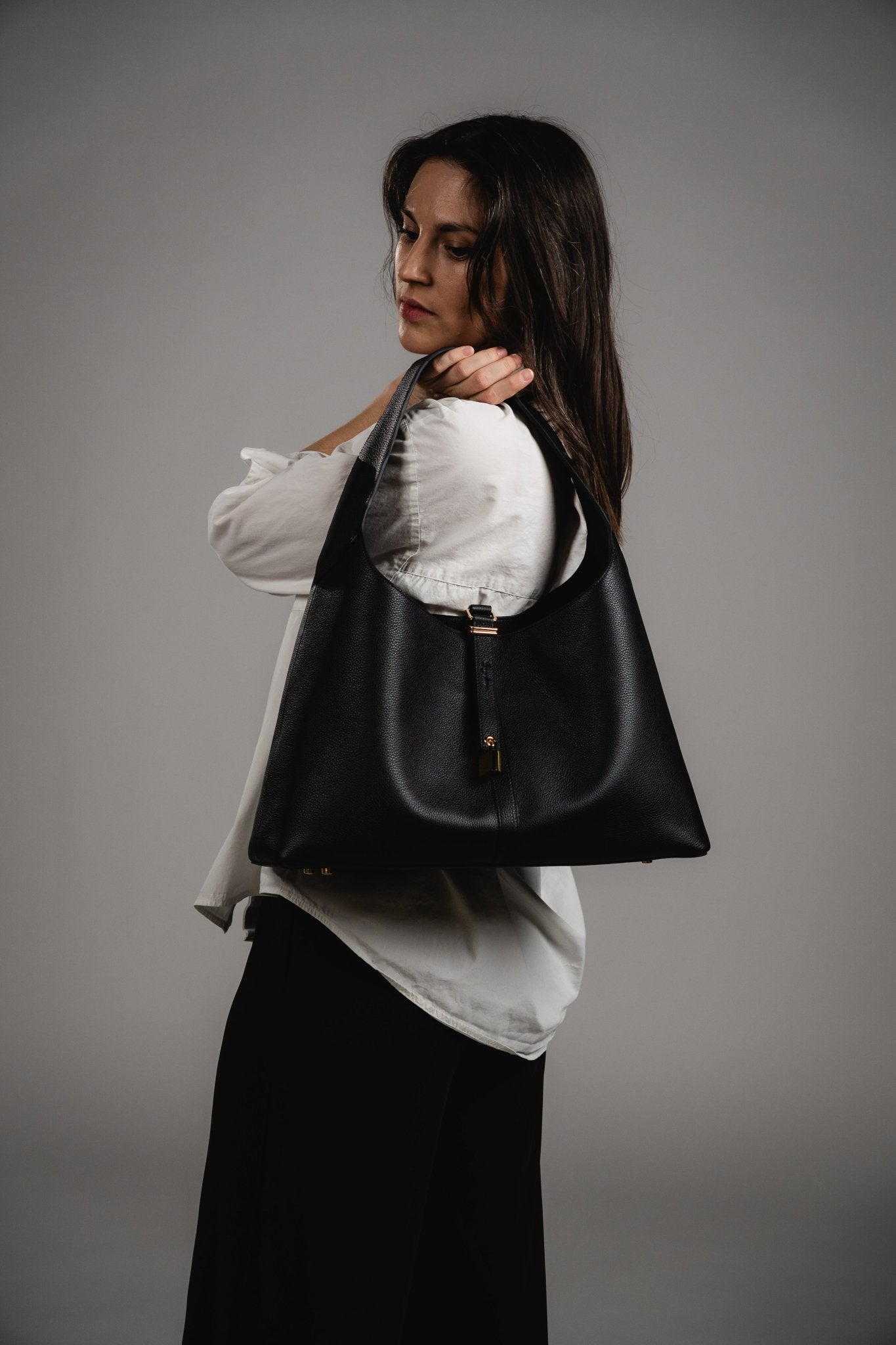 Natasha Shoulder Tote Bag in Black (Pre - order) - Seyclair