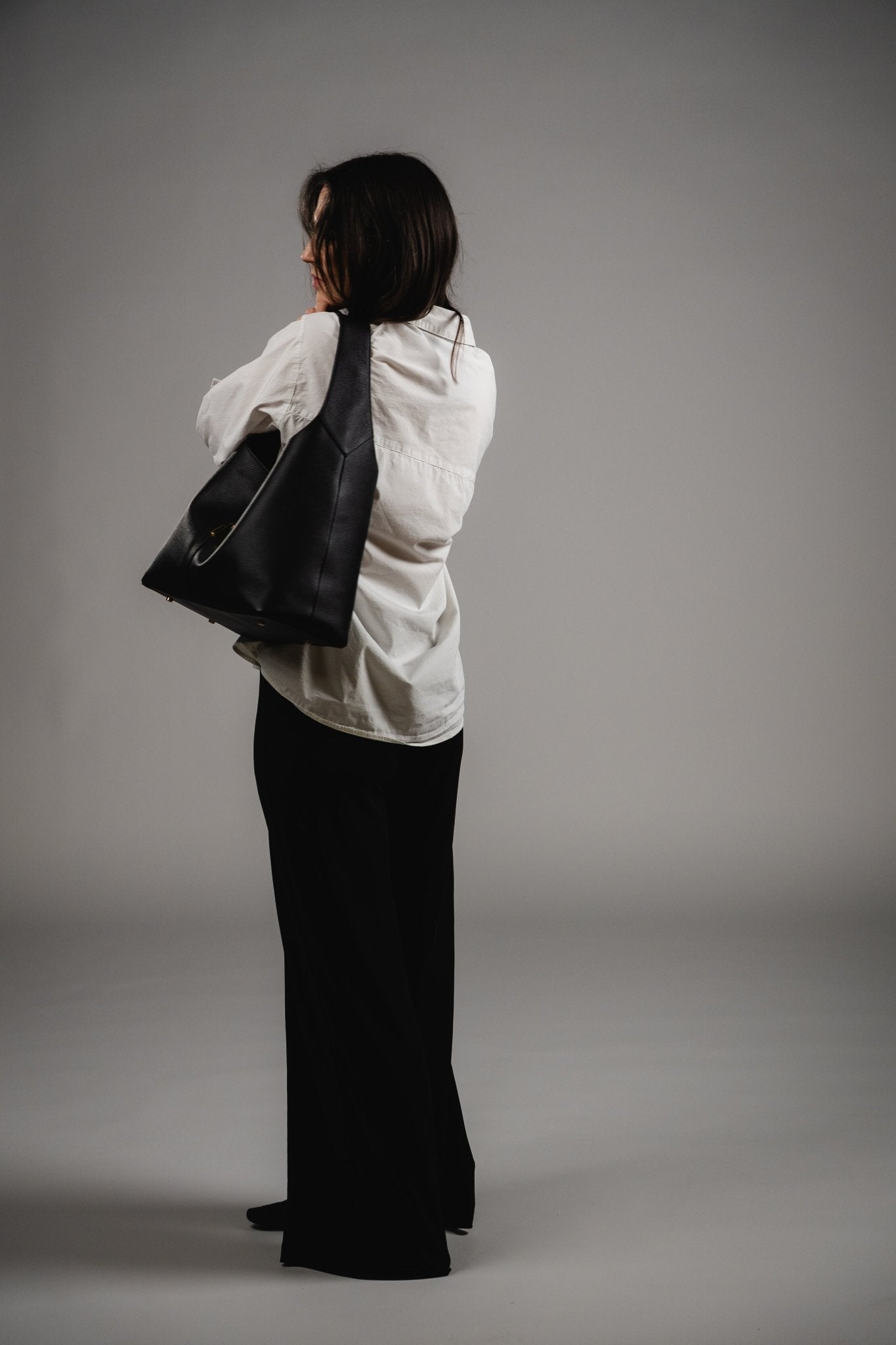 Natasha Shoulder Tote Bag in Black (Pre - order) - Seyclair