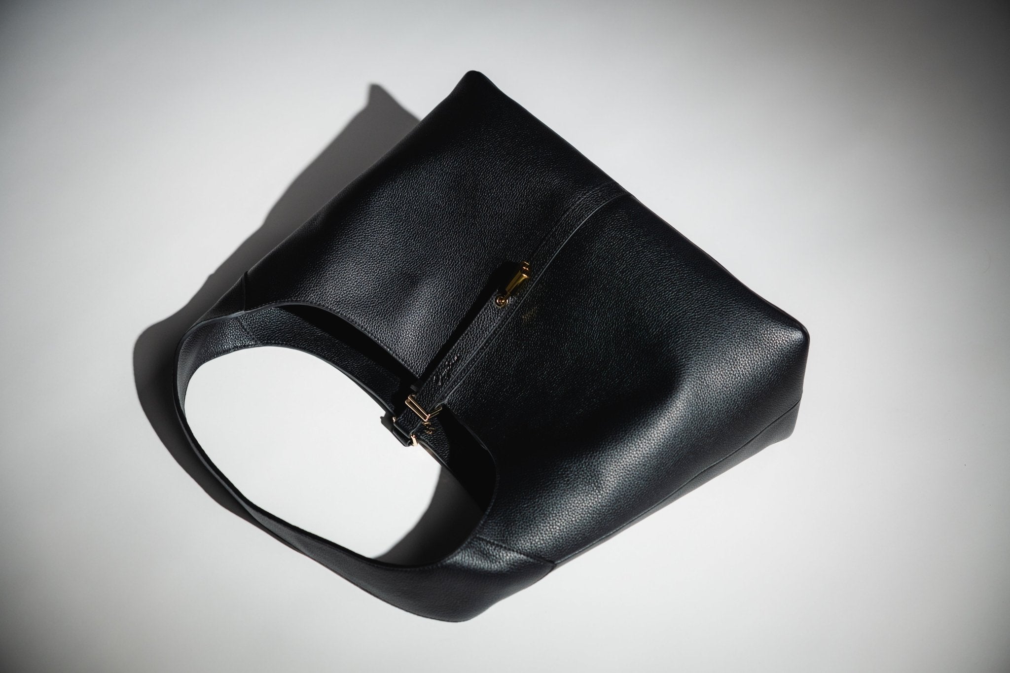 Natasha Shoulder Tote Bag in Black (Pre - order) - Seyclair