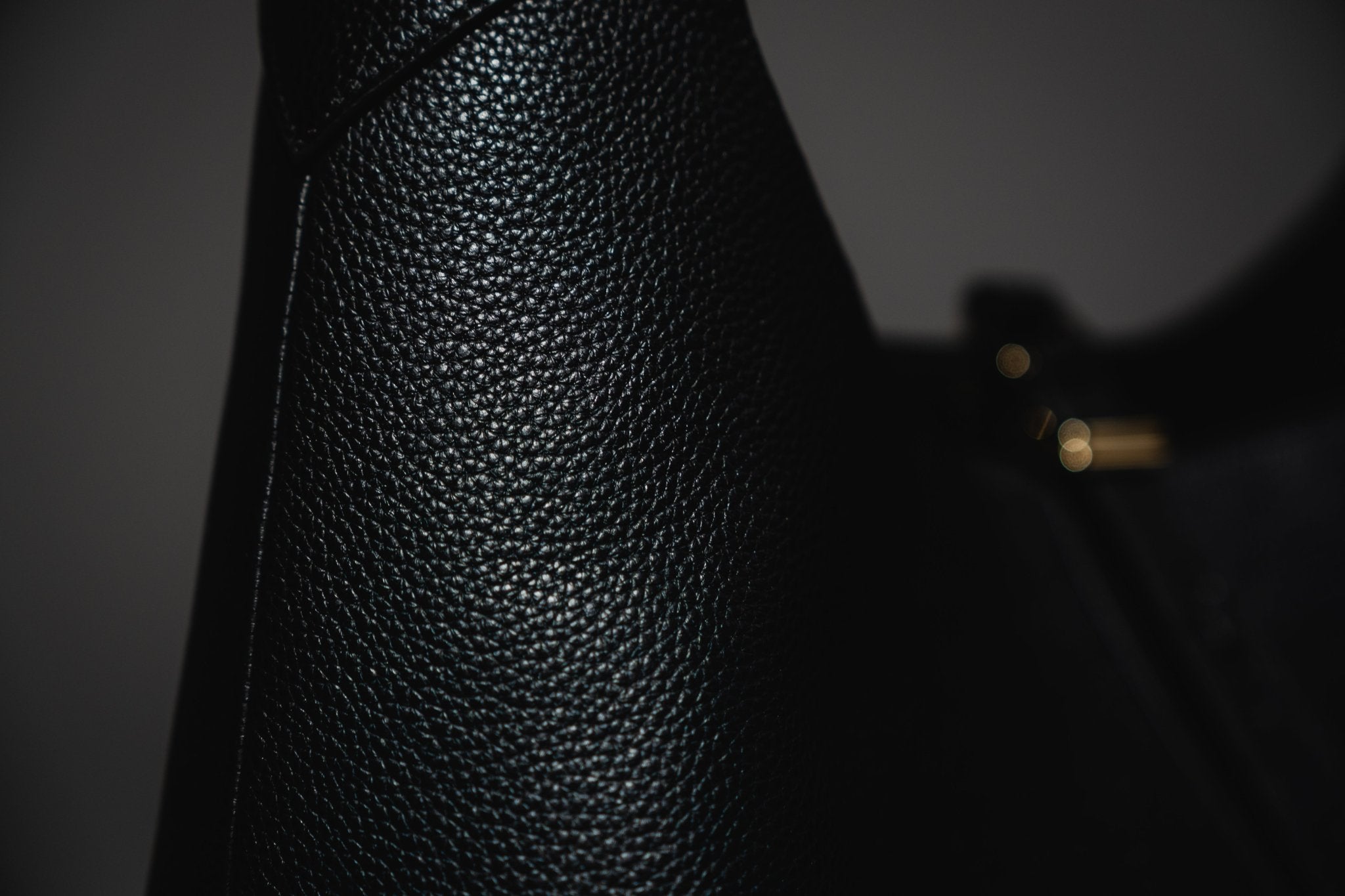 Natasha Shoulder Tote Bag in Black (Pre - order) - Seyclair