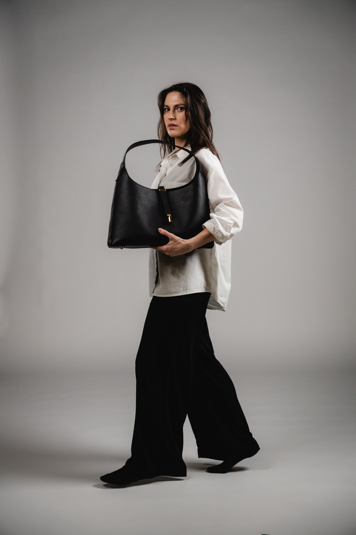 Natasha Shoulder Tote Bag in Black (Pre - order) - Seyclair