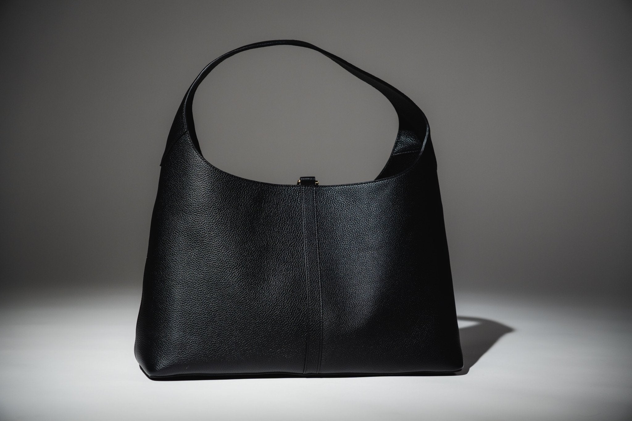 Natasha Shoulder Tote Bag in Black (Pre - order) - Seyclair