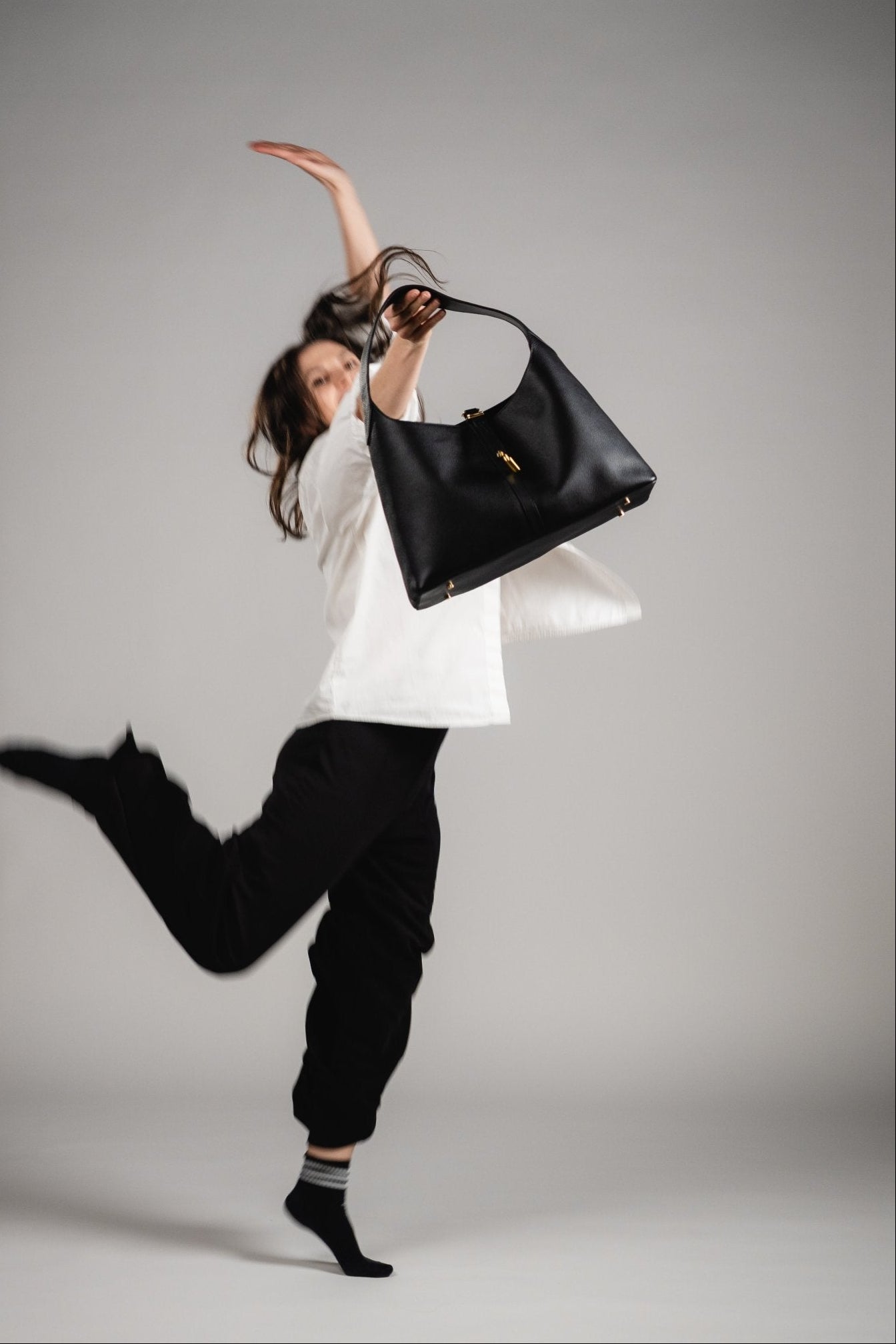 Natasha Shoulder Tote Bag in Black (Pre - order) - Seyclair